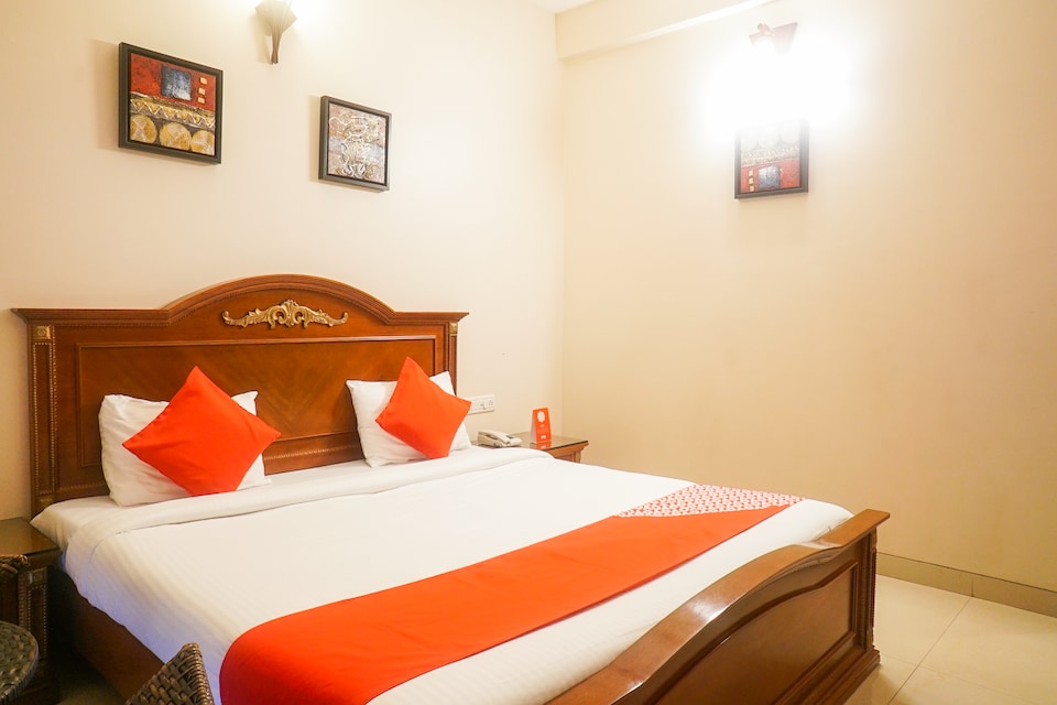 OYO 16084 Mahinder Inn, Panchagani Market Mahabaleshwar, Mahabaleshwar