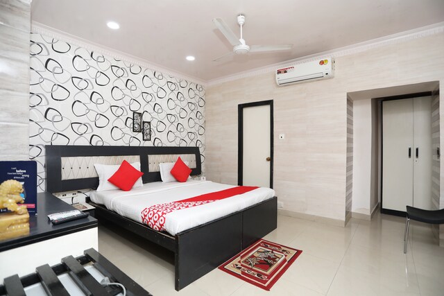 OYO Flagship 16097 Neeranand Ballygunj