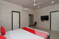 OYO Flagship 16097 Neeranand Ballygunj