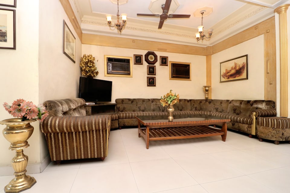 OYO 16098 Hotel Amrit, City Railway Station, Jalandhar