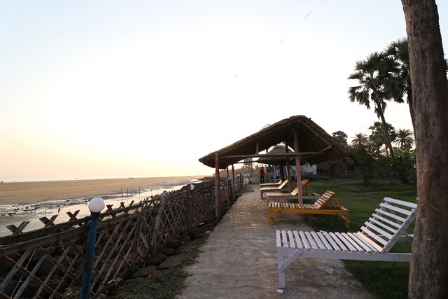 OYO 16101 Samrat Holiday Inn