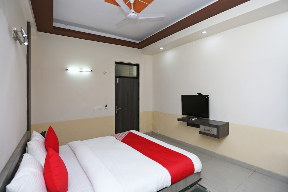 OYO 16103 Hotel Neelkanth, Aligarh, Aligarh