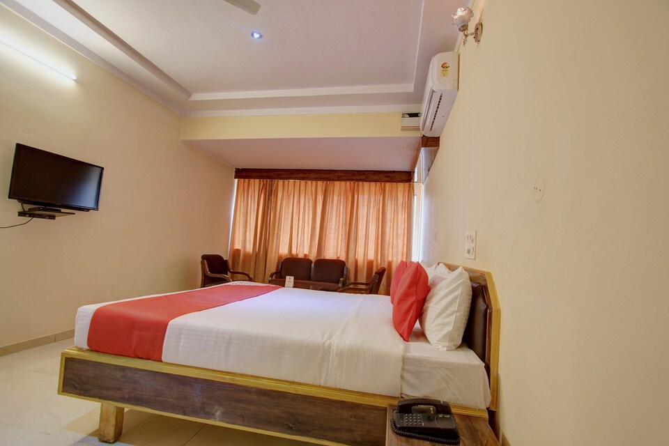 OYO Flagship 16105 Majestic, Majestic Bangalore, Bangalore