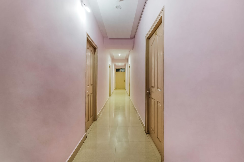 OYO 16110 Shree Lakshmi Guest House, Nad Visakhapatnam, Visakhapatnam