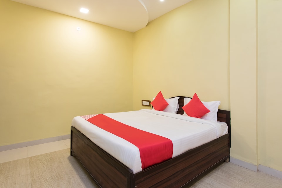 OYO 16121 Hotel Antilia, Pithampur, Pithampur