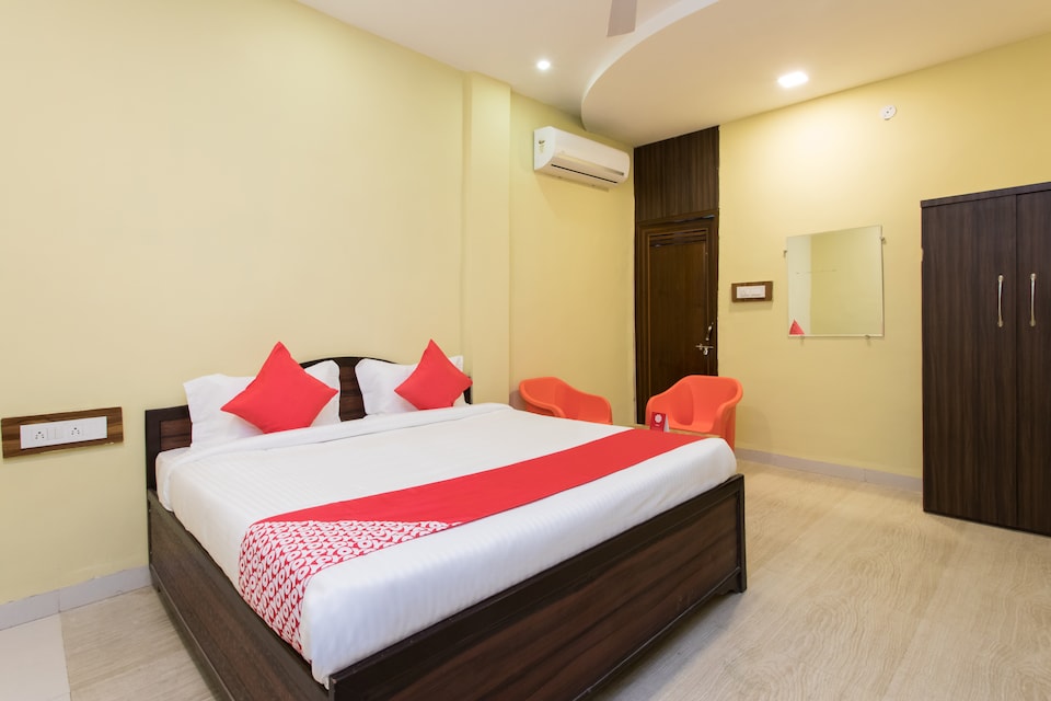 OYO 16121 Hotel Antilia, Pithampur, Pithampur