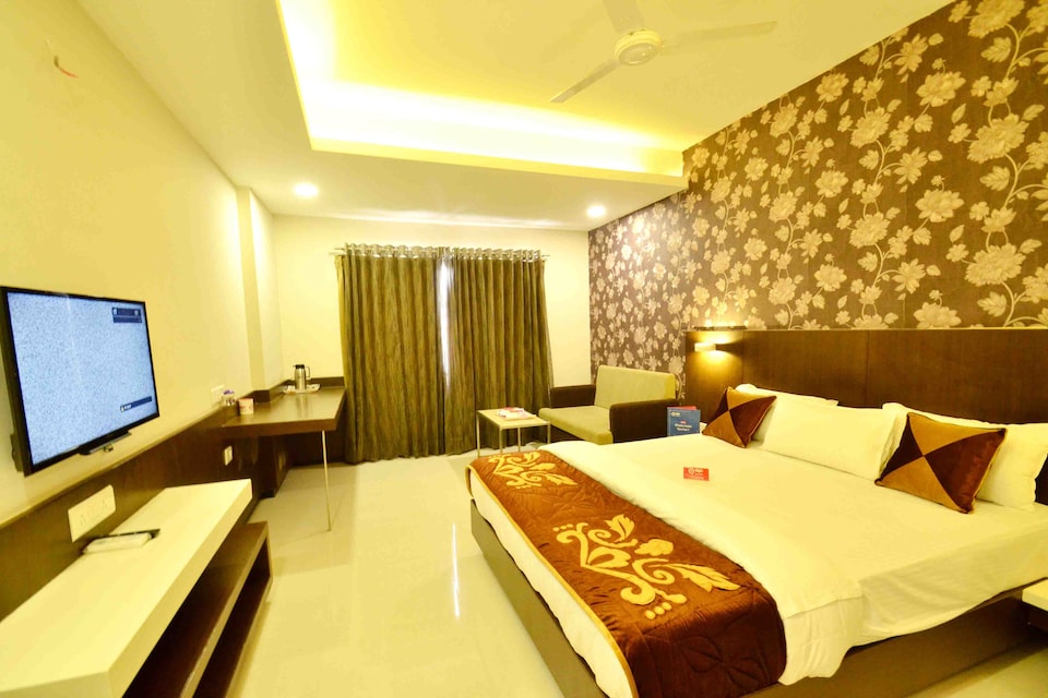 OYO 2739 KGC Celebration, Ujjain Indore Road, Ujjain