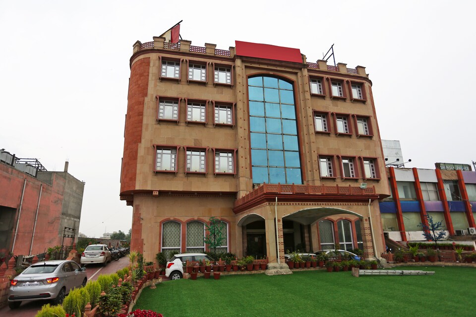 OYO 16125 Eiffel Grand Hotel, GT Road Panipat, Panipat