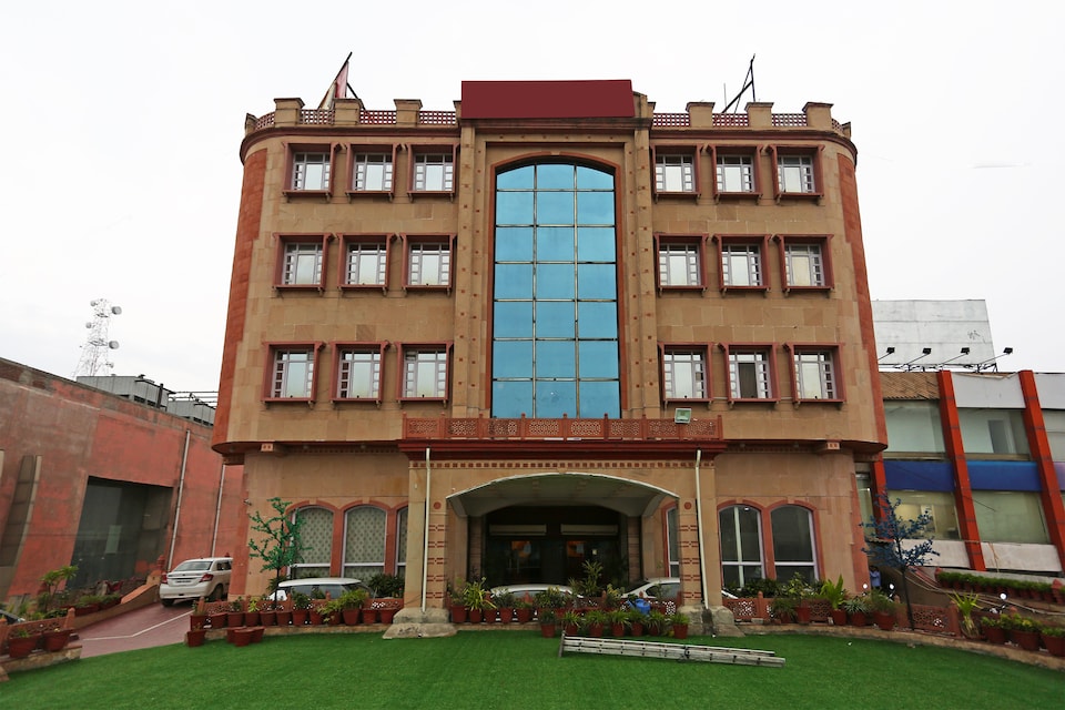 OYO 16125 Eiffel Grand Hotel, GT Road Panipat, Panipat