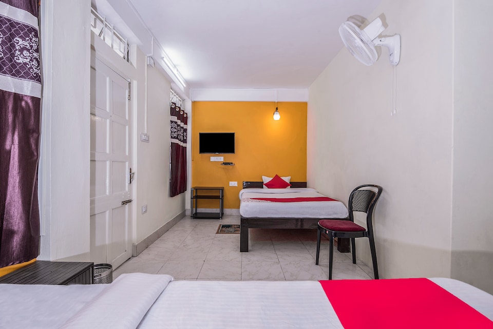 OYO 16152 Home Away Home, Laitumkhrah, Shillong