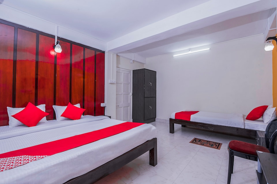 OYO 16152 Home Away Home, Laitumkhrah, Shillong