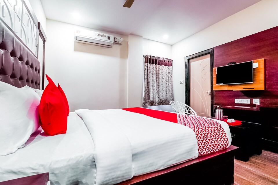 OYO 16155 Hotel Dcm Grand, Governorpet Vijayawada-II, Vijayawada