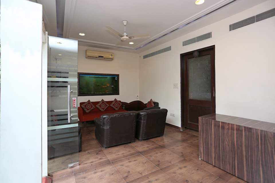 OYO 526 Hotel Asees Inn, Patel Nagar Delhi, Delhi