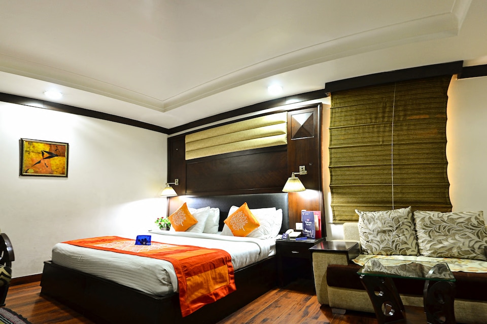 Capital O 2741 Hotel Corporate Point, AIIMS Delhi, Delhi