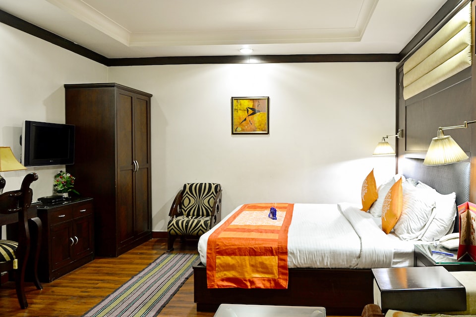 Capital O 2741 Hotel Corporate Point, AIIMS Delhi, Delhi