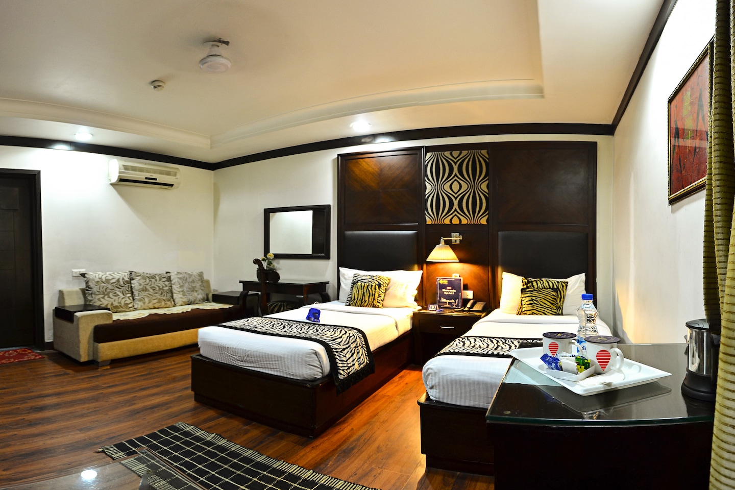 Varun forex bhikaji cama place