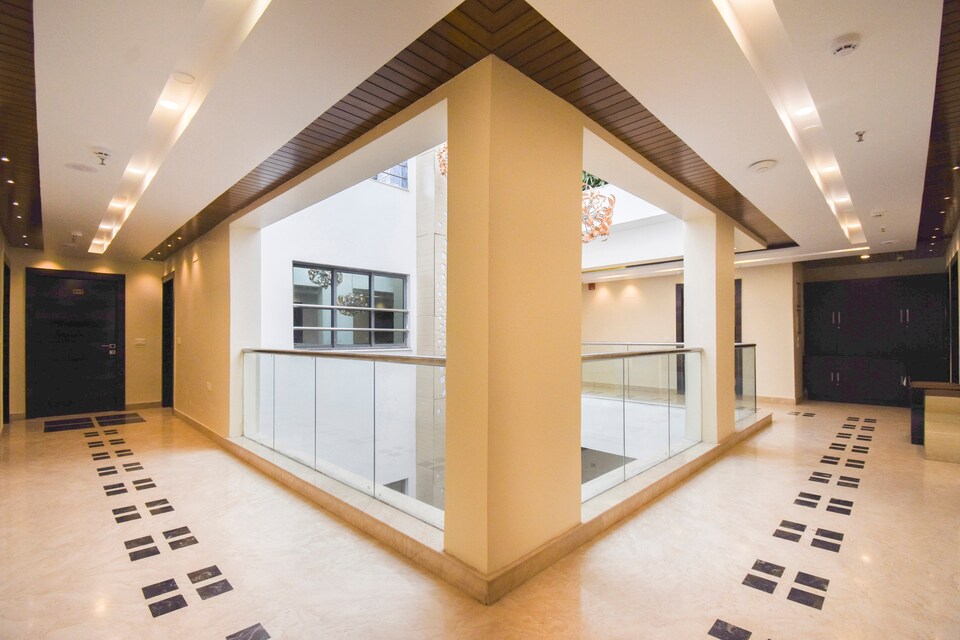 Capital O 16172 Hotel Radiant, Park Circus Kolkata, Kolkata