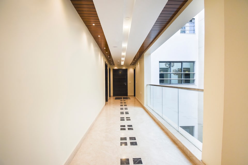 Capital O 16172 Hotel Radiant, Park Circus Kolkata, Kolkata