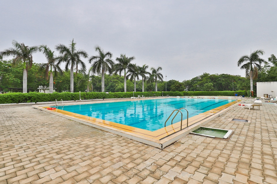 Capital O 16350 Infocity Club And Resort, Infocity Gandhinagar, Gandhinagar