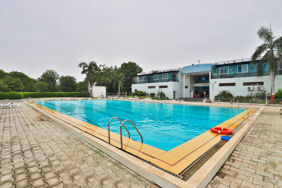 Capital O 16350 Infocity Club And Resort, Infocity Gandhinagar, Gandhinagar
