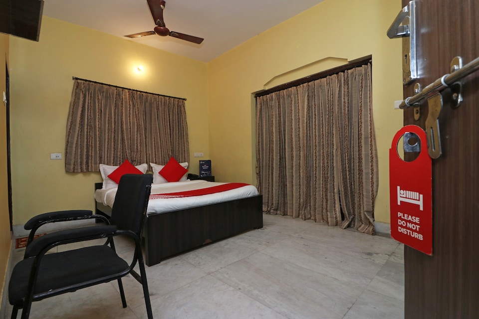 OYO 16356 स्टूडियो लेक व्यू, Salt Lake Kolkata, कोलकाता