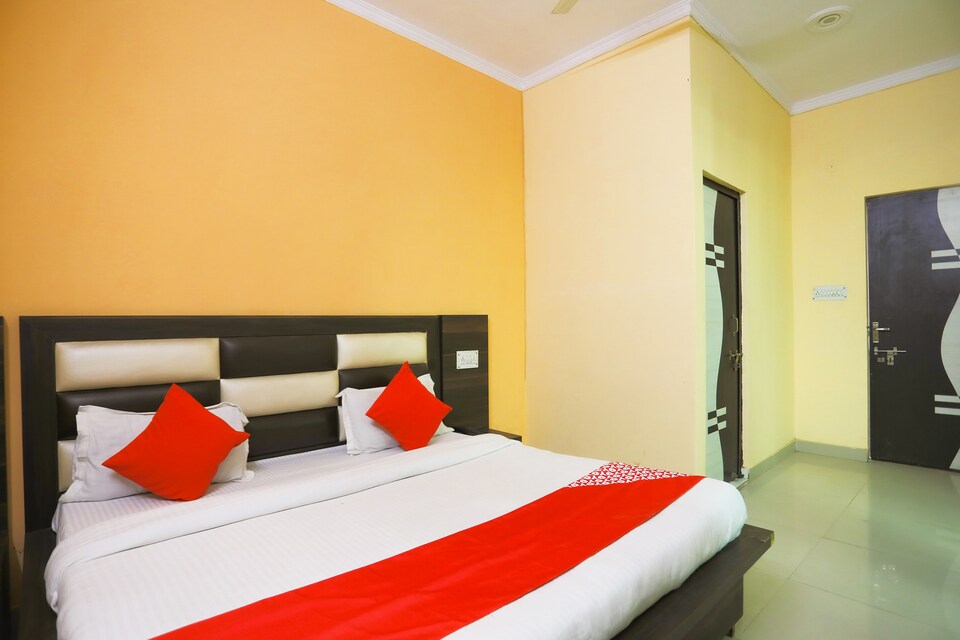 OYO Hotel National, Faridabad, Faridabad