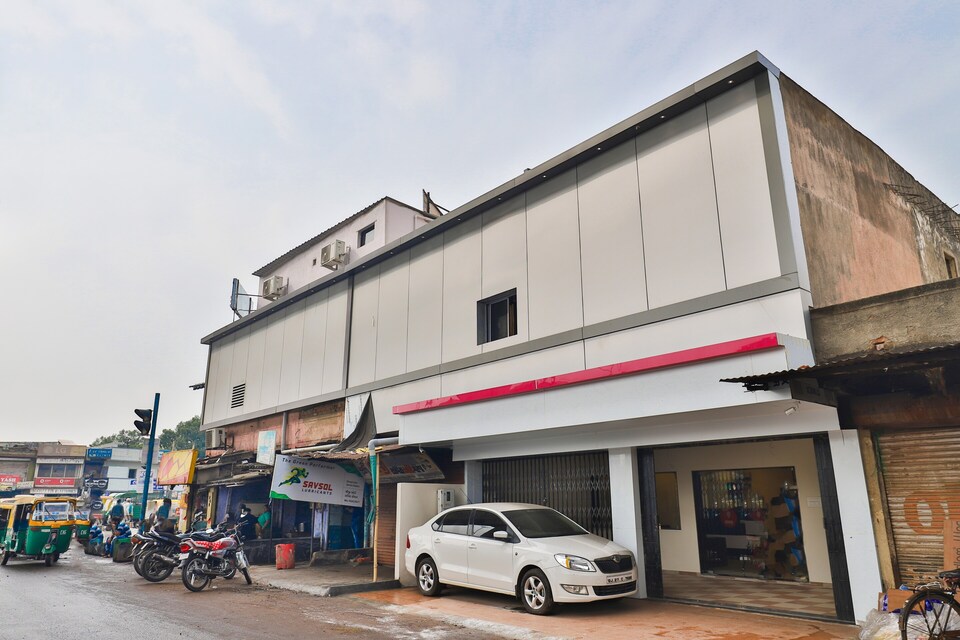 Collection O 16383 Raj Palace, Ahmedabad Railway Station, Ahmedabad