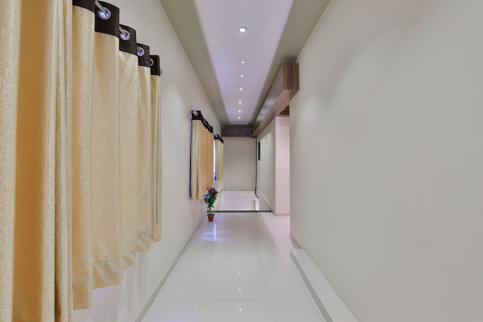 Collection O 16383 Raj Palace, Ahmedabad Railway Station, Ahmedabad