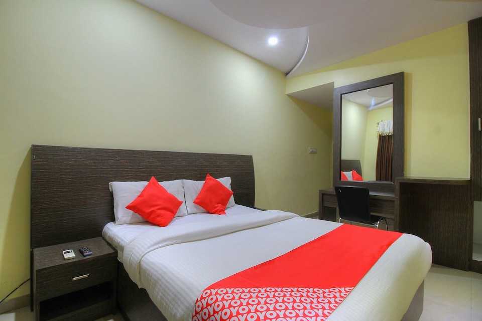 OYO 16385 Mb International, Mysore City Center, Mysore