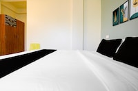 Hotel O Aura Inn