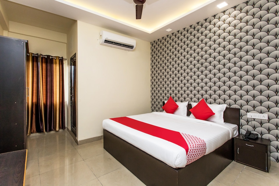 OYO 16393 JMC Blue Inn, radission square, Indore