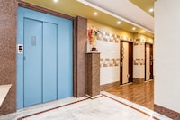Collection O Airport Crossway Formerly Raj Guest House