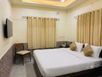 POP 84766E Raj Guest House