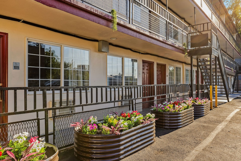 Stonebridge Inn & Suites Gresham, OR - Portland, Gresham OR, Gresham OR