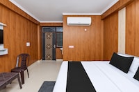 Hotel O The Six