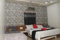 Hotel O  maldhari hotel