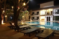 Lakeside Resort Kanchanaburi by DanCenter