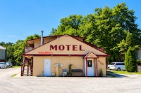 Bob's Woodstock Motel