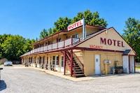 Bob's Woodstock Motel