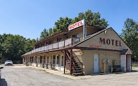 Bob's Woodstock Motel