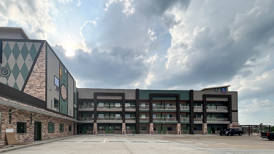 Studio 6 Houston, TX – Highway 6 / Yorktown, C77084, Houston