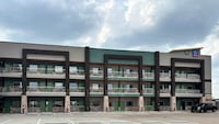 Studio 6 Houston, TX – Highway 6 / Yorktown