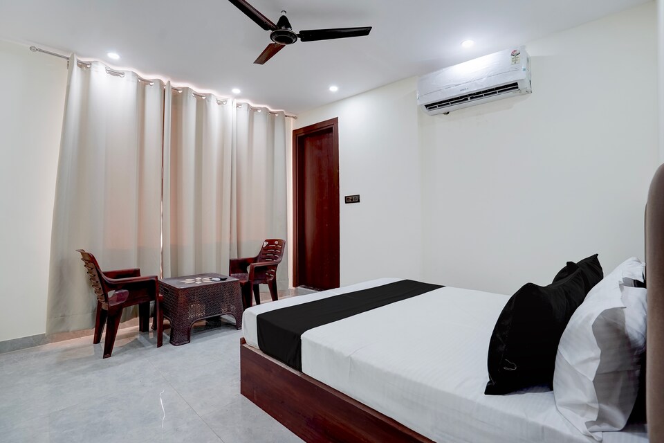 Hotel O Surya Hotel, Noida City, Noida