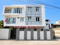 Hotel O near Mall Panakkukang formerly Lind Homestay