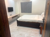 Hotel O M8 Guest house 