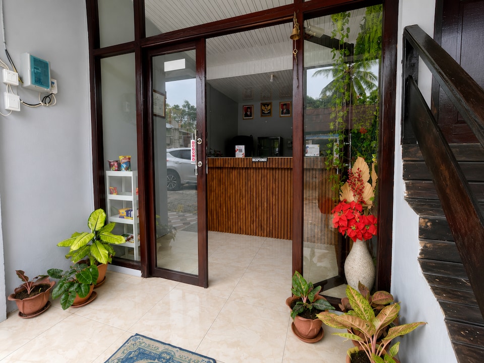 Hotel O near Pantai Manggar formerly Refah Guest House, Samarinda, Samarinda