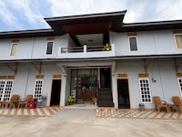 Hotel O near Pantai Manggar formerly Refah Guest House