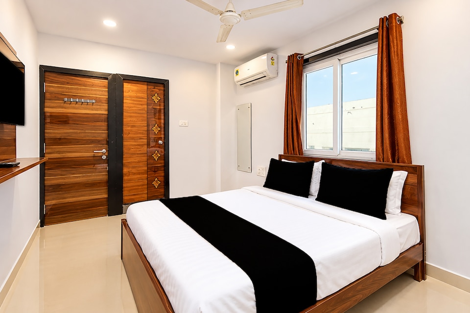 Hotel O SR Grand hotel, LB Nagar-Uppal, Hyderabad