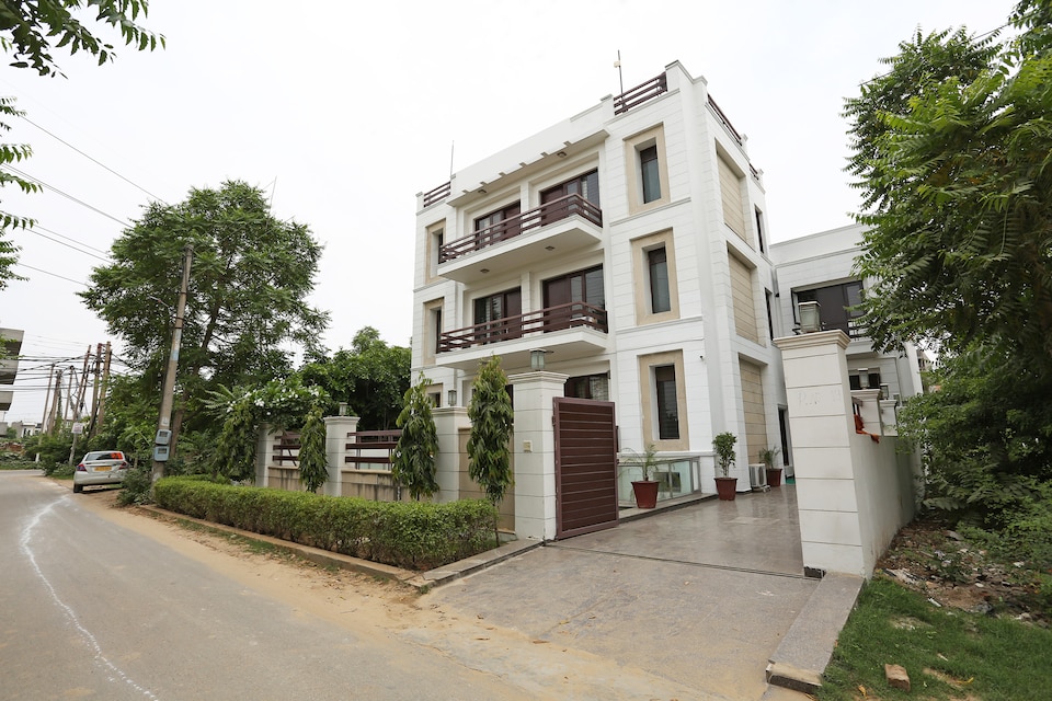 OYO 16449 Signature Stay's, Medanta, Gurgaon