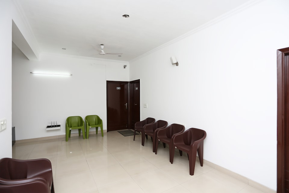 Hotel O sky rise inn, Medanta, गुड़गांव